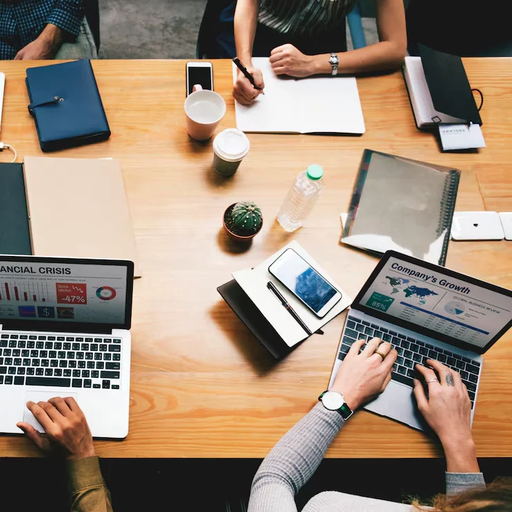 Laptop and connected workplace technology